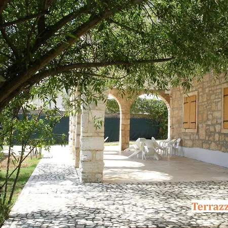 Kamena Kuca Smiljevac - Stone House 1_1 * Ližnjan